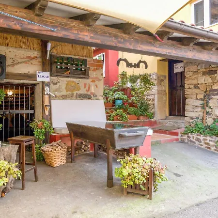 Prázdninový dům Cosy Holiday In Cutiellos With Swimming Pool Belmonte De Miranda